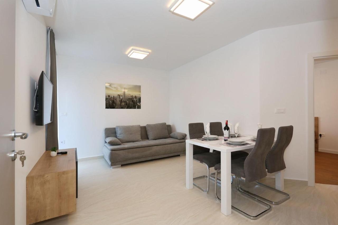 Villa Ankora 1 With Heated Pool Biograd Na Moru Exteriör bild